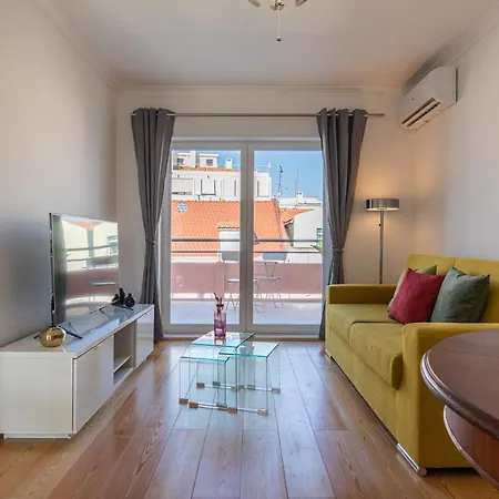 Lovelystay - Sunny 1bdr W/terrace Apartman