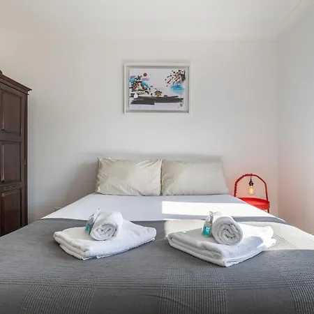 Sunny 1Bdr Apartment With Terrace By Lovelystay