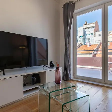 Lovelystay - Sunny 1bdr W/terrace * Lissabon