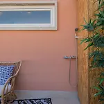 Lovelystay - Sunny 1bdr W/terrace Διαμέρισμα *