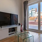 Lovelystay - Sunny 1bdr W/terrace * Lisboa
