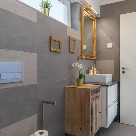 Appartement Lovelystay - Sunny 1bdr W/terrace Lisboa